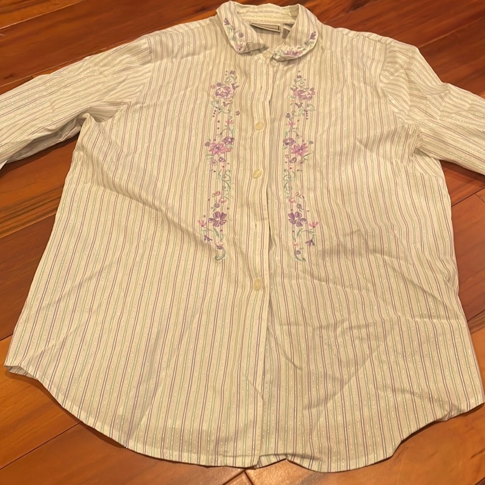 NAPA VALLEY PETITES EMBROIDERED BLOUSE